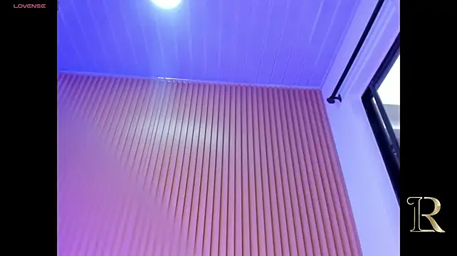 rouse_lili élő XXX-chatje
