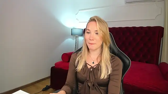 ElaraVoltage Live XXX-chat