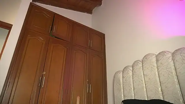 pocahotass_11's Live XXX Chat