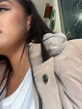 Chatroom XXX en direct de Sara-77