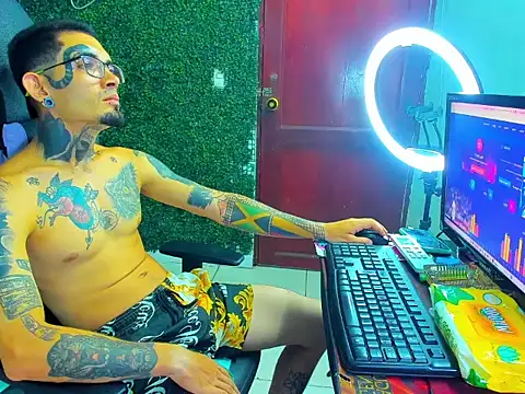 Boy_tatto77 লাইভ XXX চ্যাট
