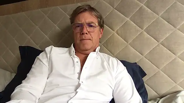 Show modela aldelafont na web-kameri