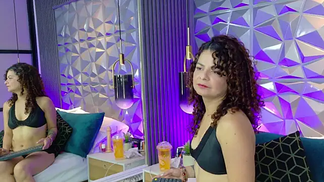 LolaaWilld Chat XXX live