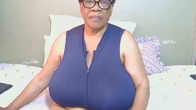 DairyQueen2's Webcam Show