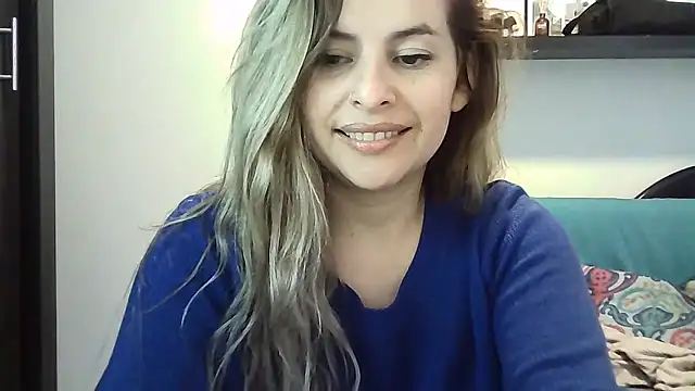 Chatroom XXX en direct de Valery__Rouse_