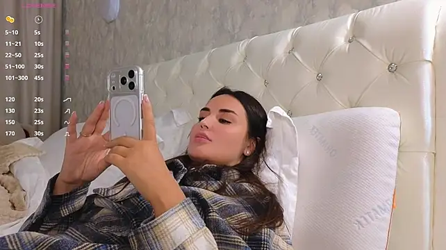 LaraSkinny Show in webcam