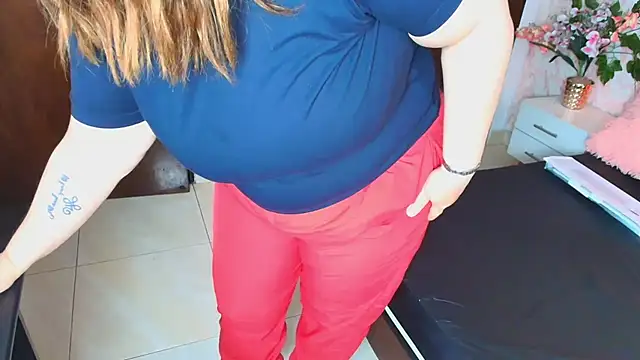 Kataleyamilf69_ Adlı Modelin Canlı XXX Sohbeti