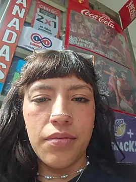 Show modela Cute_hollywood1 na web-kameri