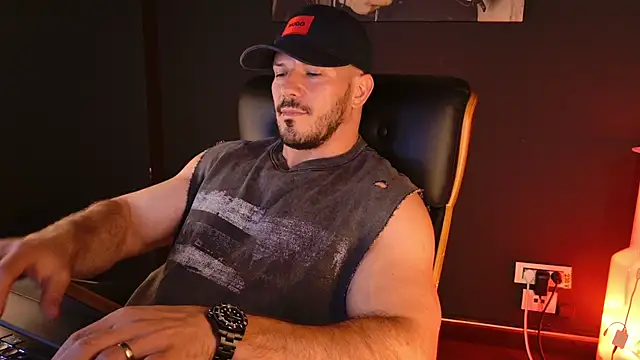 AngeloEric Chat XXX live