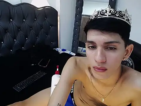Nicolas_Rosenthal Adlı Modelin Canlı XXX Sohbeti