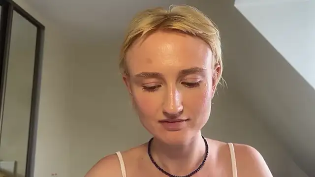 M_Mystique Webcam-Show