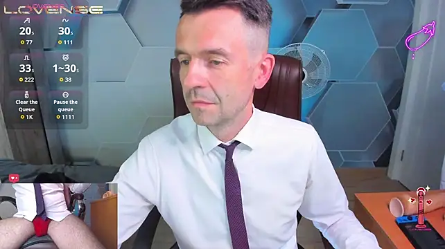 XXX chat uživo modela SteveTiger