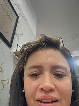 Melany-1 Adlı Modelin Canlı XXX Sohbeti