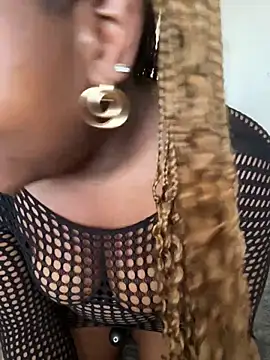 Sexymamibo's Live XXX Chat
