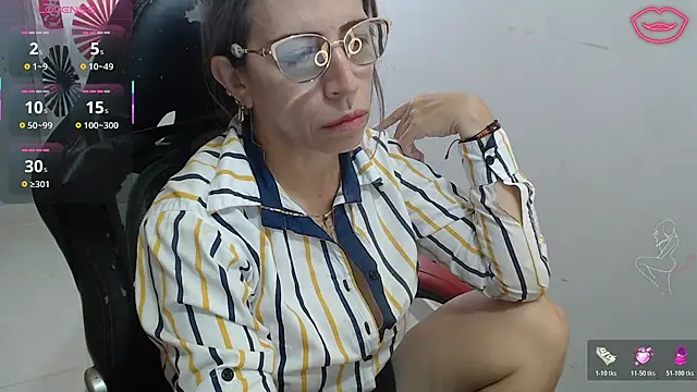 Chat +18 de Chayla_Ruiz ao vivo