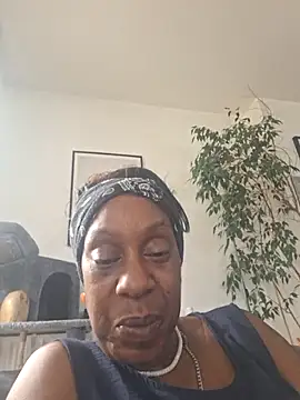 Chat +18 de EbonyBlue-x ao vivo