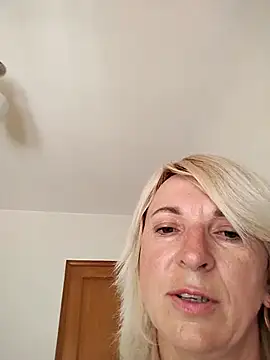 AhlyssaLove1155 Adlı Modelin Canlı XXX Sohbeti