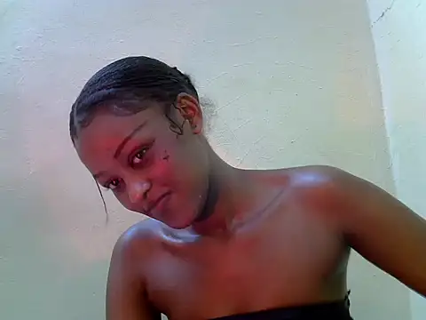 ebony_petite9 Adlı Modelin Web Kamerası Şovu