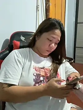 -CLARAMommy- Live XXX Chat