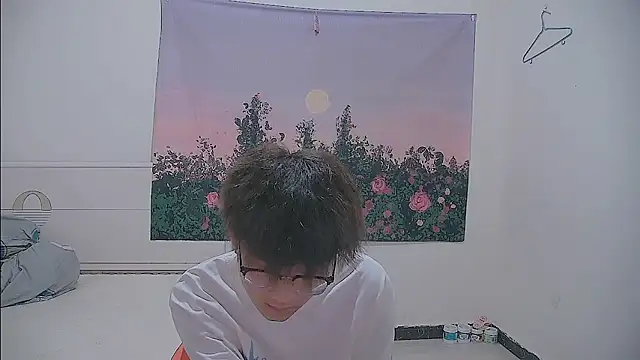 KK-cuteboy élő XXX-chatje