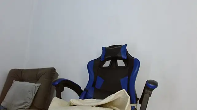 צ'אט XXX בשידור חי של caius_bigcock1