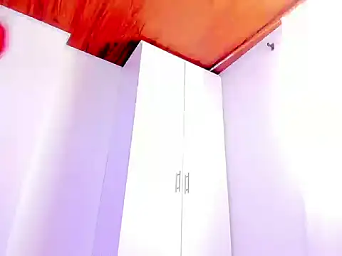 sarahnanksdoll's Live XXX Chat