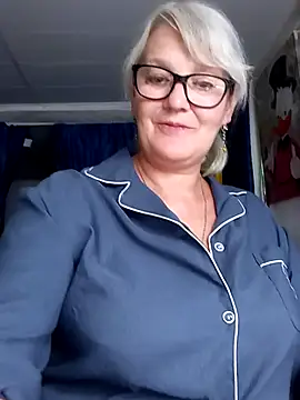 irinamaux Show in webcam