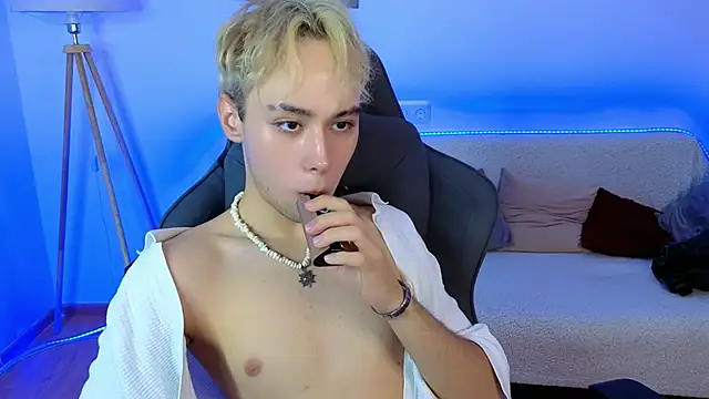 Yan_Cat ওয়েবক্যাম শো