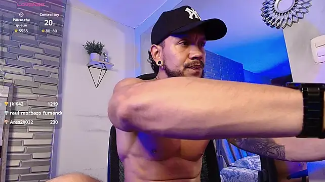 ARON_TAYLER01 라이브 XXX 채팅