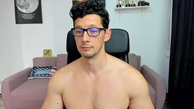 BrutusK08 live XXX chat