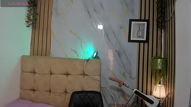 Pokazy przed kamerką – nyx_white_Gay