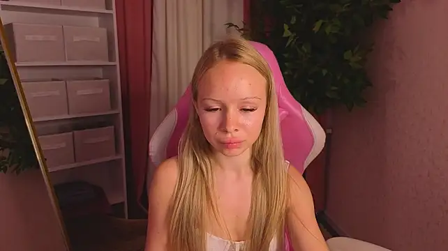 Milana_r0se Adlı Modelin Canlı XXX Sohbeti