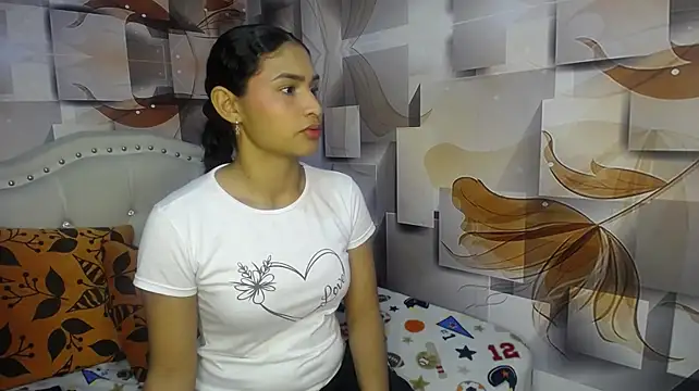 malaika_chalo 即時 XXX 聊天