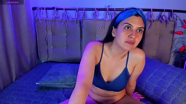 julianaaldanaa Adlı Modelin Canlı XXX Sohbeti