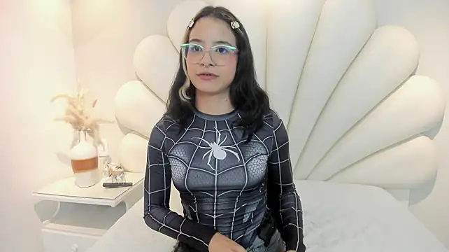 Vyolet_Fire's Live XXX Chat