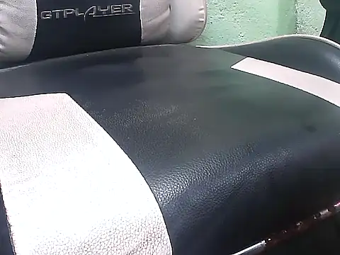 Czat XXX na żywo – Precumking1