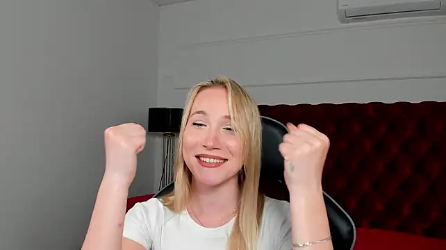 ElaraVoltage 라이브 XXX 채팅
