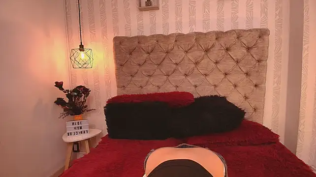 XXX chat uživo modela Allia_Moon