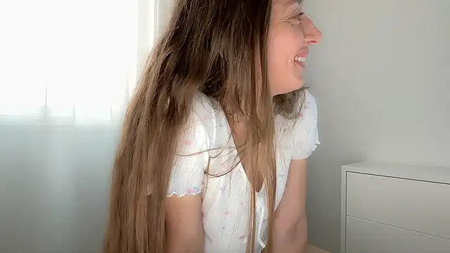 ShySchoolGirl Chat XXX live