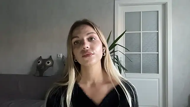 LaraineDomebo's Live XXX Chat