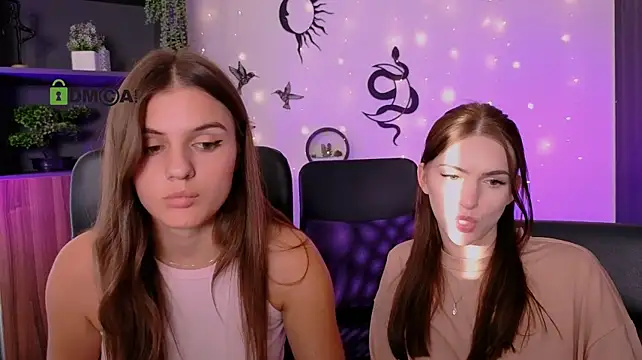 lisa_dark_ Chat XXX in diretta