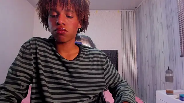 luccas_lowee Live XXX-chat