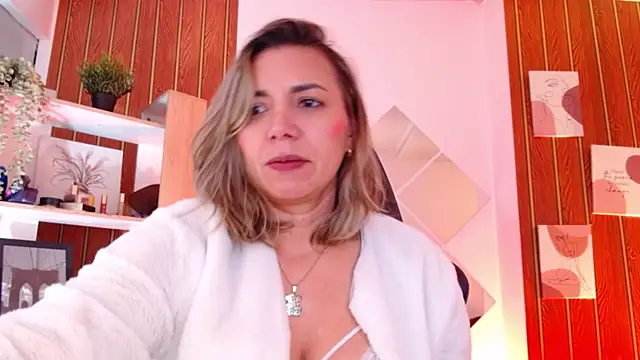 milfsecret69 XXX чат на живо