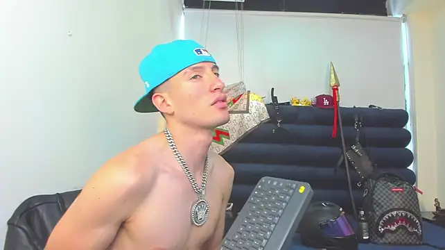 Chat XXX Live HunterHeat_