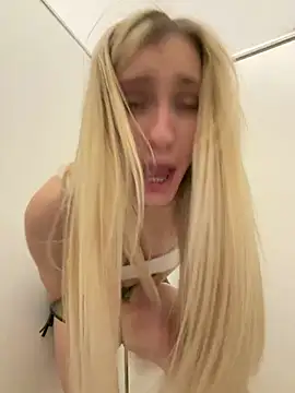 Pink_Kiss' Webcam Show