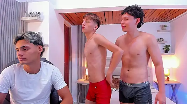 Seductive_BoysW 即時 XXX 聊天