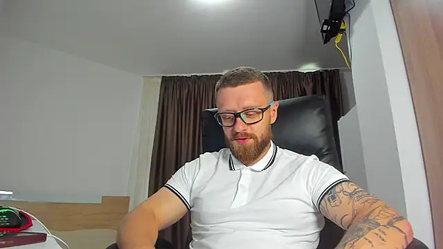 Findom_guy Adlı Modelin Canlı XXX Sohbeti