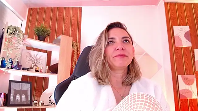 XXX chat uživo modela milfsecret69