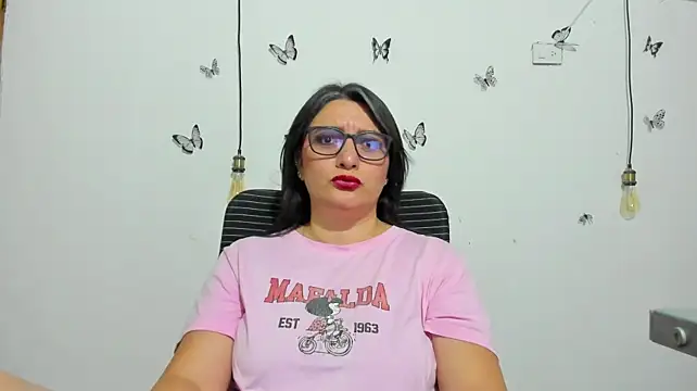 צ'אט XXX בשידור חי של Amie_Adams82_