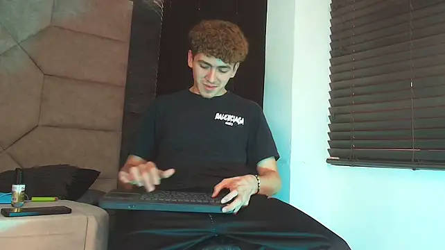 Tyler_Mcrey XXX чат на живо